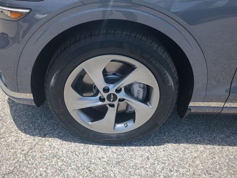 Used 2026 Genesis GV70 2.5T image 10