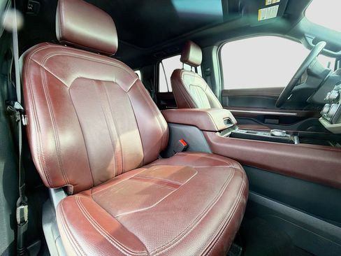Certified 2023 Ford Expedition Limited image 32