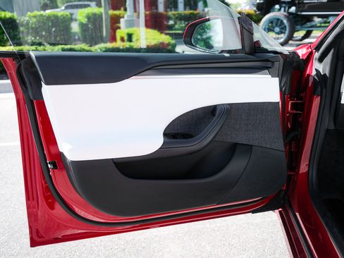 Used 2021 Tesla Model S Plaid image 14