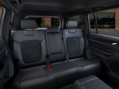 New 2026 Jeep Grand Cherokee Laredo image 15