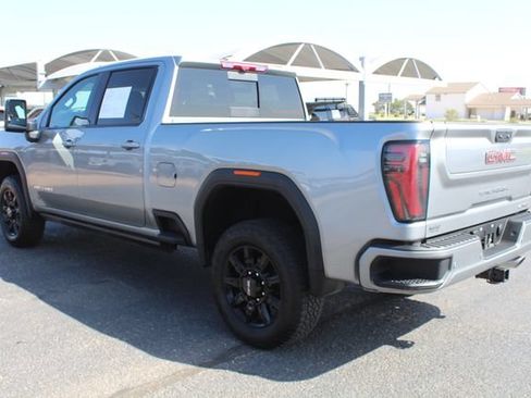 Used 2025 GMC Sierra 2500 AT4 w/ AT4 Premium Plus Package AWD/4WD image 6