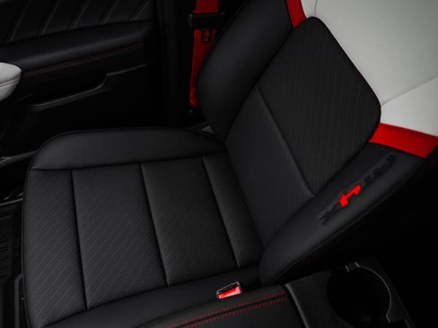 New 2025 GMC Canyon AT4 w/ AT4X Package image 24