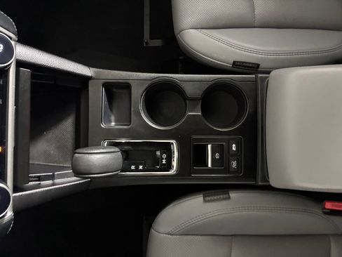 Used 2018 Subaru Outback 2.5i Limited image 17