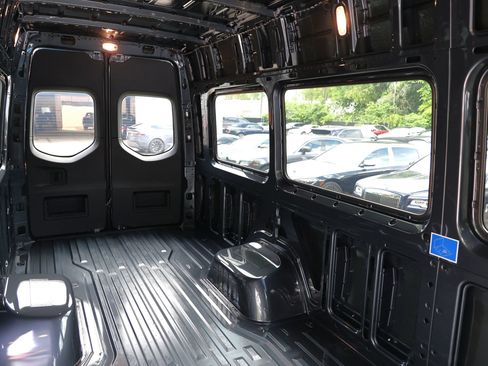 Used 2024 Mercedes-Benz Sprinter 3500 w/ Parking Package image 38