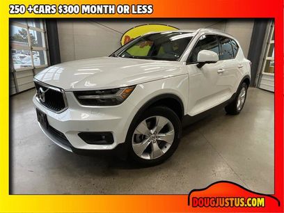 Used 2022 Volvo XC40 T5 Momentum