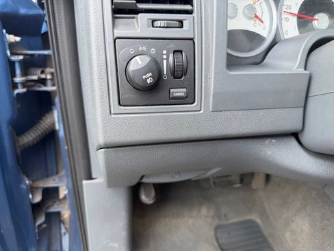 Used 2006 Dodge Dakota SLT w/ Sport Appearance Group AWD/4WD image 17