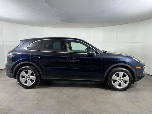 Certified 2022 Porsche Cayenne image 8