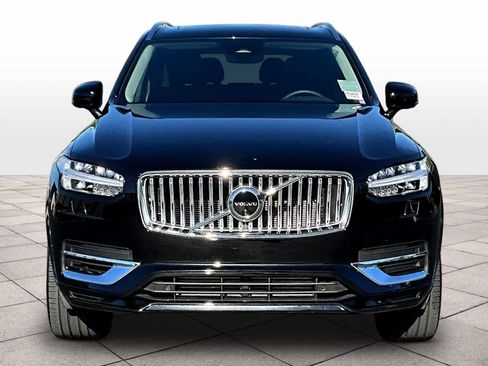 Used 2025 Volvo XC90 T8 Plus w/ Protection Package Premier AWD/4WD image 3