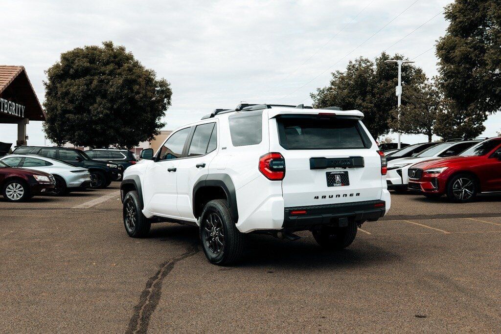 Used 2026 Toyota 4Runner SR5 AWD/4WD image 5