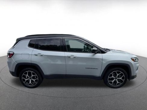 Used 2025 Jeep Compass Limited AWD/4WD image 16
