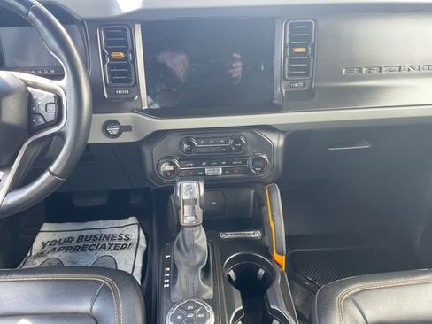 Used 2023 Ford Bronco Badlands w/ Sasquatch Package AWD/4WD image 11