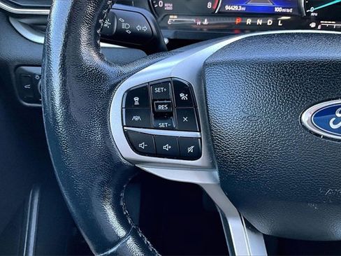 Used 2022 Ford Explorer XLT w/ Equipment Group 202A image 13