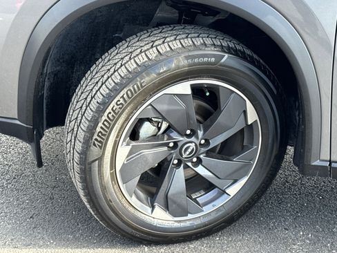 Used 2024 Nissan Rogue SV image 41