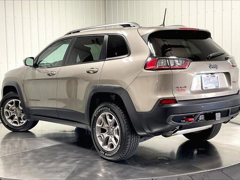 Used 2020 Jeep Cherokee Trailhawk w/ Cold Weather Group image 12