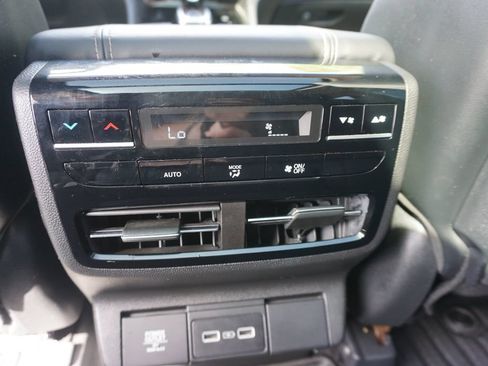 Used 2022 Acura MDX w/ Technology Package FWD image 16