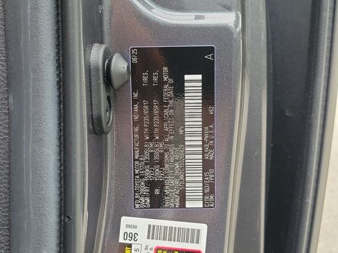 Used 2025 Toyota Sienna XLE w/ XLE Plus Package FWD image 36