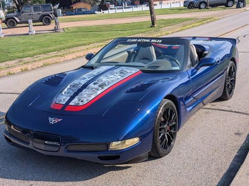 Used 2004 Chevrolet Corvette Convertible w/ Preferred Equipment Group image 39
