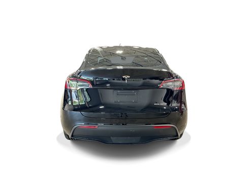 Certified 2023 Tesla Model Y AWD image 5