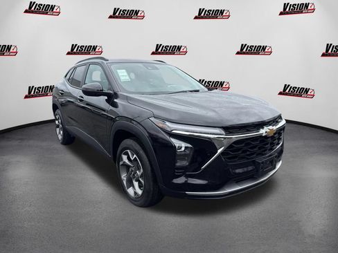 Used 2024 Chevrolet Trax LT FWD image 3