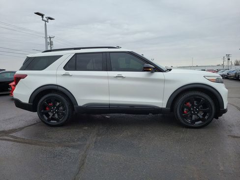Certified 2020 Ford Explorer ST w/ ST High-Performance Pack image 3