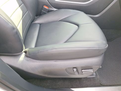 Used 2025 Toyota Highlander XLE image 38