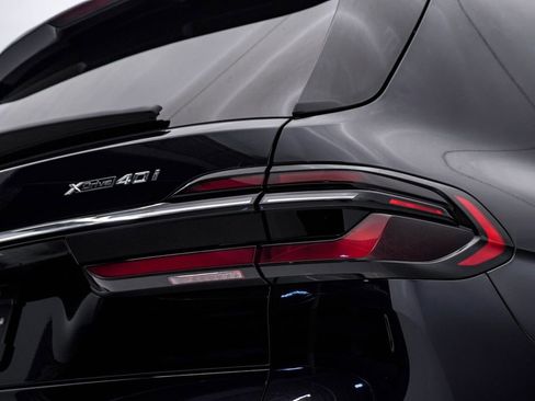 Used 2024 BMW X7 xDrive40i w/ M Sport Package image 12