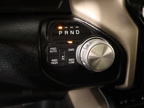 Used 2019 RAM 1500 Laramie AWD/4WD image 9