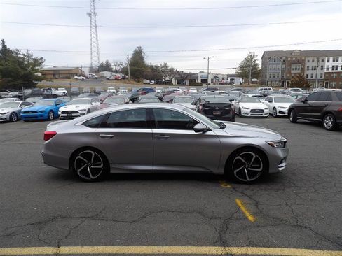 Used 2018 Honda Accord Sport image 6