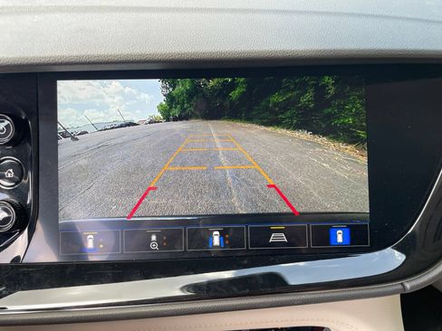 Used 2023 Buick Envision Avenir AWD/4WD image 29