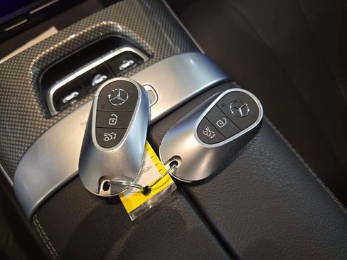 Used 2024 Mercedes-Benz CLE 450 4MATIC Cabriolet image 11