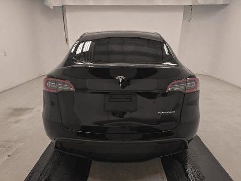 Used 2023 Tesla Model Y Long Range image 7