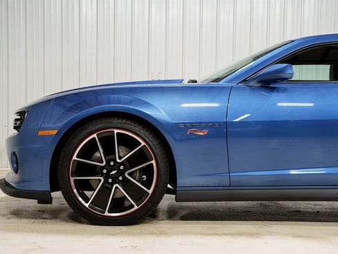 Used 2013 Chevrolet Camaro SS w/ Hot Wheels Special Edition RWD image 3