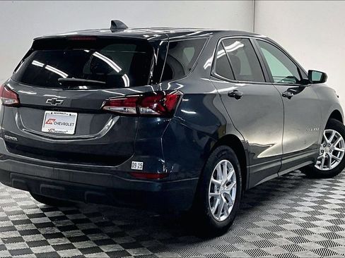 Used 2022 Chevrolet Equinox LS w/ LS Convenience Package FWD image 12