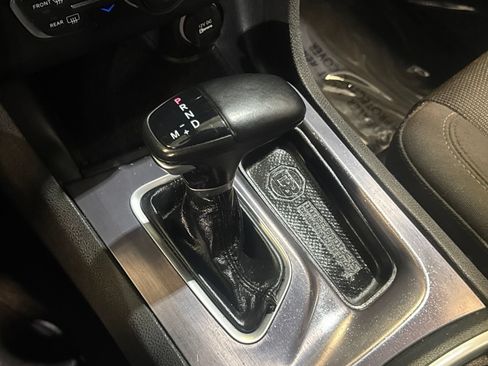 Used 2018 Dodge Charger R/T Scat Pack RWD image 28