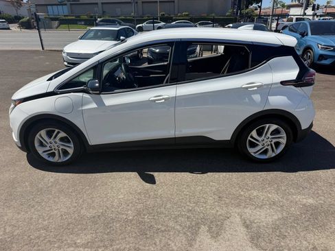 Used 2022 Chevrolet Bolt LT FWD image 8