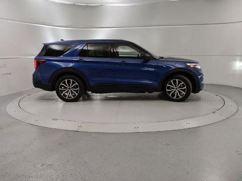 Certified 2022 Ford Explorer ST image 2