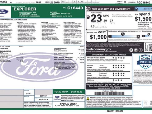 Used 2023 Ford Explorer XLT image 30