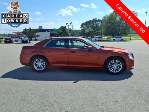 Used 2020 Chrysler 300 Touring L w/ Quick Order Package 2EF RWD image 6