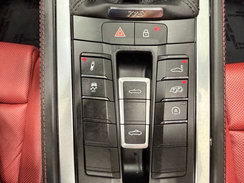 Used 2025 Porsche 718 Boxster RWD image 42