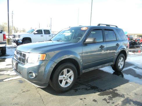 Used 2011 Ford Escape XLT image 3