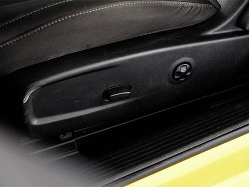 Used 2017 Dodge Challenger R/T image 28