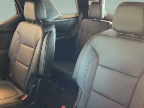 Used 2022 Chevrolet Traverse LT w/ LPO, Floor Liner Package FWD image 35