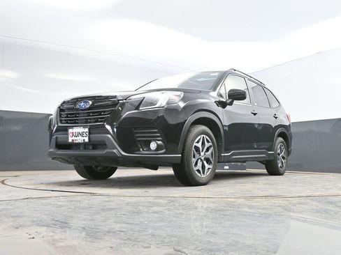 Used 2023 Subaru Forester Premium AWD/4WD image 34
