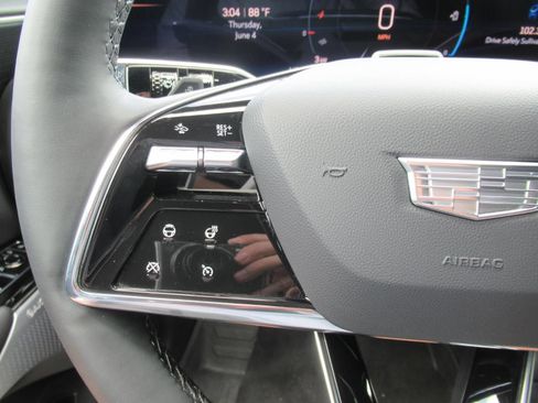 Certified 2025 Cadillac Lyriq Luxury AWD/4WD image 25