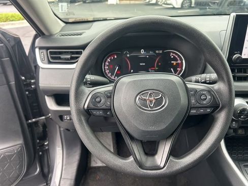 Used 2025 Toyota RAV4 XLE FWD image 21