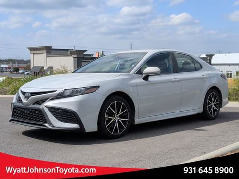 Used 2023 Toyota Camry SE image 1