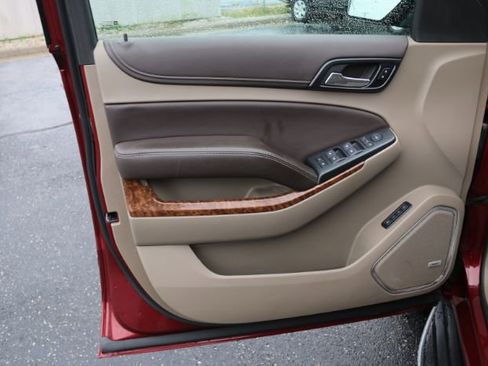 Used 2017 Chevrolet Suburban Premier image 20