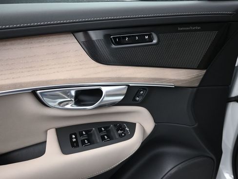 New 2026 Volvo XC90 T8 Plus w/ Protection Package Premier image 12