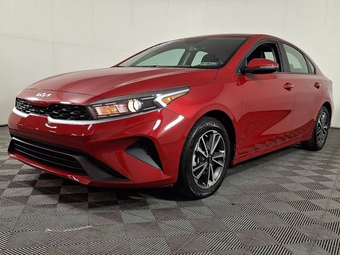 Used 2023 Kia Forte LXS w/ LXS Technology Package FWD image 6