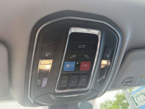 Used 2023 Jeep Grand Cherokee L Limited AWD/4WD image 28